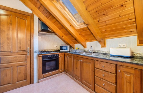 Durro Apartment | Apartment 'La Golfa' with Mountain View and Private Garden