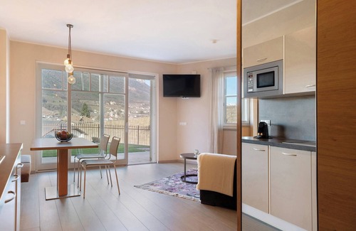 St. Michael/San Michele Apartment | Apartment 'Landhaus Antonius Suite Marius' with Mountain View, garden and Air Conditioning