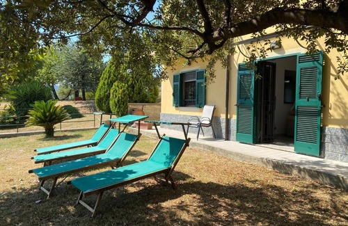 Deiva Marina Apartment | Apartment 'Lavagnina' with Mountain View, Wi-Fi and Air Conditioning