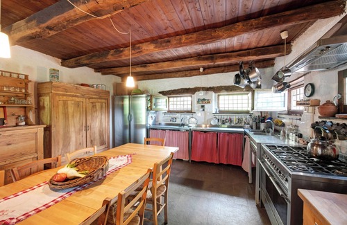 Pertica Alta Apartment | Apartment 'Le Fratte' with Mountain View, Private Garden and Wi-Fi