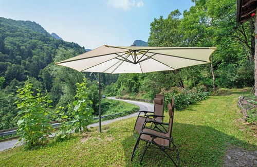 Pertica Alta Apartment | Apartment 'Le Fratte' with Mountain View, Private Garden and Wi-Fi