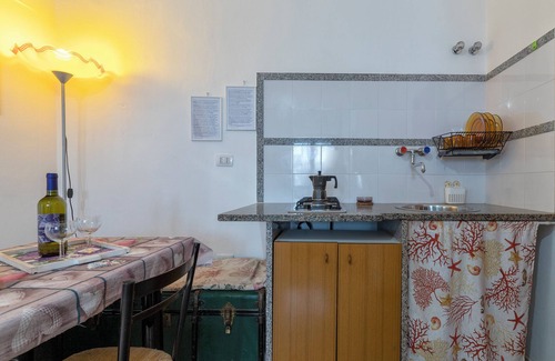 Pivarada Apartment | Apartment "Lilla" with Sea View, Private Terrace & Wi-Fi
