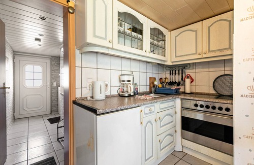 Zentrum Apartment | Apartment 'Lüddes Fischerhuus' with Private Terrace, Private Garden and Wi-Fi