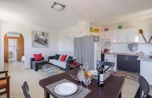 Salobrena Apartment | Apartment "Luna" with Shared Pool, Wi-Fi, Air Conditioning, Terrace & Garden