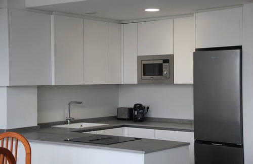 Fisterra Apartment | Apartment 'Mirador Playa Ribeira' with Sea View, Wi-Fi and Air Conditioning