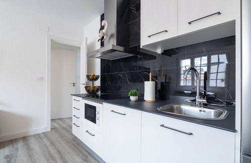 Cambados Apartment | Apartment 'Muelle' with Sea Views and Wi-Fi