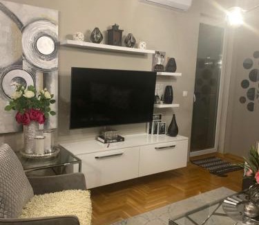 Alipasin Most Apartment | Apartment Nostalgija