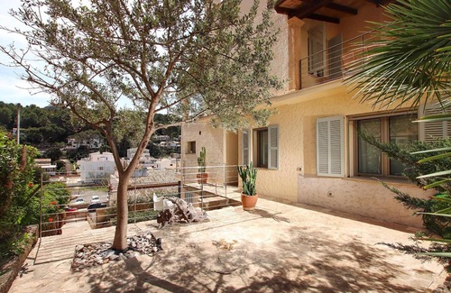 Cala San Vicente Apartment | Apartment 'Nuria' with Private Terrace, Wi-Fi and Air Conditioning