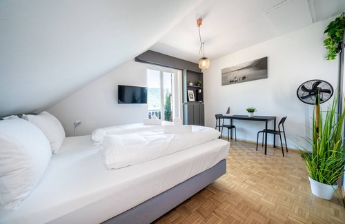 Seestrasse Apartment | Apartment on Lake Kaltern 2