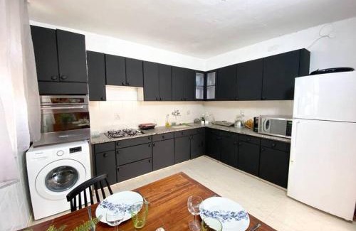 Kiryat Yam Apartment | Apartment on the Mermaid beach