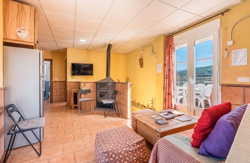 Jerez del Marquesado Apartment | Apartment 'Picón' with Mountain View, Private Terrace and Wi-Fi