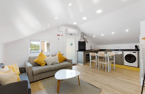 Porto Moniz Apartment | Apartment 'Palheiro Dos 3 A's - Soulful Stays' with Sea View, Wi-Fi and Air Conditioning