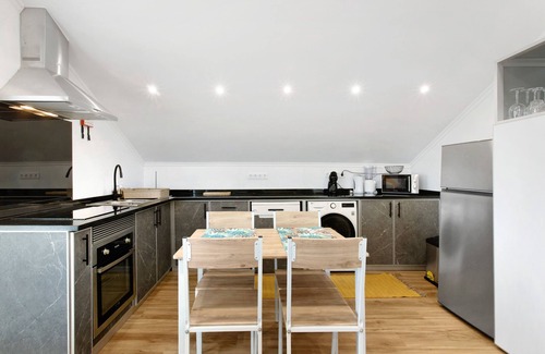 Porto Moniz Apartment | Apartment 'Palheiro Dos 3 A's - Soulful Stays' with Sea View, Wi-Fi and Air Conditioning