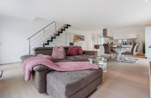 Region Hannover District Apartment | Apartment 'Palstek - Steinhude' with Lake View, Private Terrace and Wi-Fi