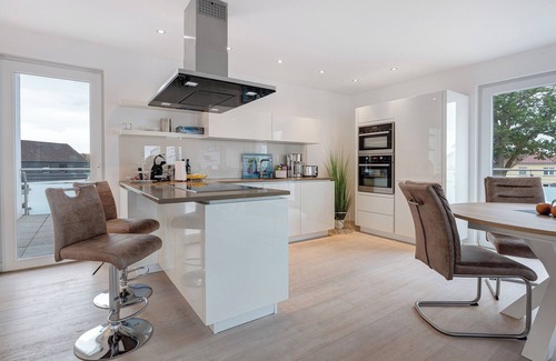 Region Hannover District Apartment | Apartment 'Palstek - Steinhude' with Lake View, Private Terrace and Wi-Fi