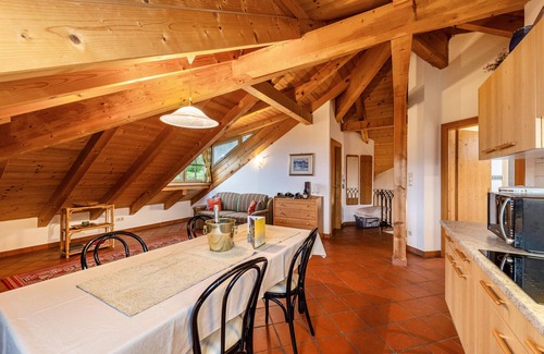 Caldaro Sulla Strada del Vino Apartment | Apartment 'Panorama' with Mountain View, Private Garden and Wi-Fi