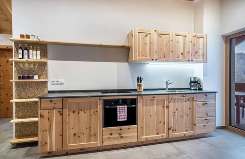 Meltina Apartment | Apartment 'Parliflhof Apt Langfenn' with Mountain View, Shared Garden and Wi-Fi