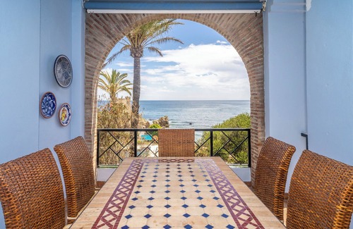 Bahia de Casares Apartment | Apartment 'Penthouse La Perla De Marrakech 1' with Sea View, Wi-Fi and Air Conditioning