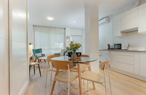 San Carlos-Tartessos Apartment | Apartment 'Ritual Sevilla' with Wi-Fi and Air Conditioning