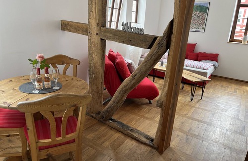 Homberg Apartment | Apartment 'Schlossbergwohnung' with Wi-Fi