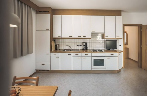 Silandro Apartment | Apartment 'Schnatzhof Typ B9' with Mountain View, Shared Pool and Wi-Fi