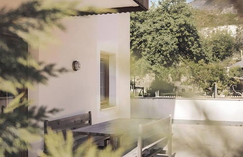 Silandro Apartment | Apartment 'Schnatzhof Typ B9' with Mountain View, Shared Pool and Wi-Fi