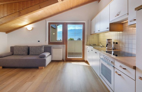 Silandro Apartment | Apartment 'Schnatzhof Typ D12' with Mountain View, Shared Pool and Wi-Fi
