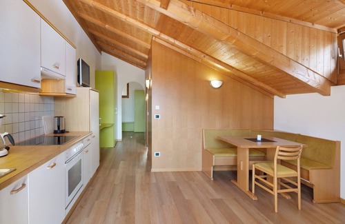 Silandro Apartment | Apartment 'Schnatzhof Typ D12' with Mountain View, Shared Pool and Wi-Fi