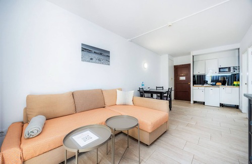 Portocolom Apartment | Apartment 'Sea View Room 205' with Shared Pool, Wi-Fi and Air Conditioning