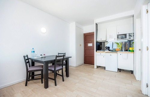 Portocolom Apartment | Apartment 'Sea View Room 205' with Shared Pool, Wi-Fi and Air Conditioning