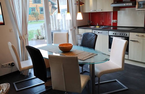 Fuhlendorf House | Apartment "Sonnenterrasse" – Ground Floor Family Retreat
