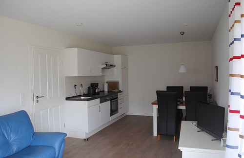 Breklum Apartment | Apartment 'Stine' with Shared Terrace, Shared Garden and Wi-Fi