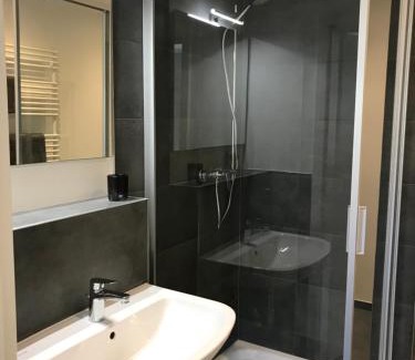 Bergisch Gladbach Apartment | Apartment Stockholm, top renoviert, 35qm, Köln nah