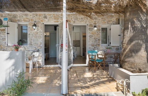 Panormos Apartment | Apartment 'Studio 8' with Mountain View, Wi-Fi and Air Conditioning