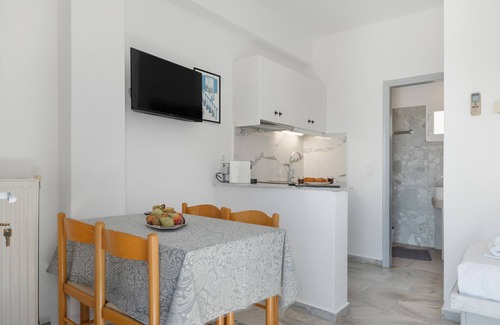 Ios Apartment | Apartment 'Studio 4' with Sea View, Wi-Fi and Air Conditioning