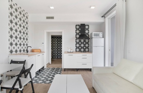 Brena y Marismas de Barbate Natural Park Apartment | Apartment 'Suite 5 In Natural Park' with Shared Pool, Wi-Fi and Air Conditioning