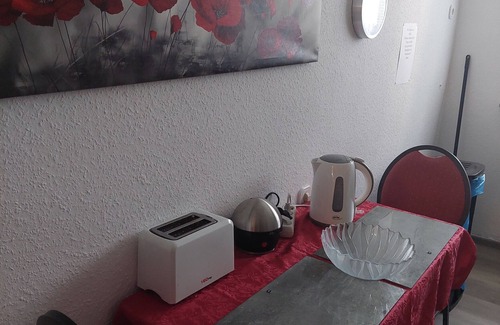 Viersen Apartment | Apartment "Tapas Restaurante 1" with Shared Terrace & Wi-Fi