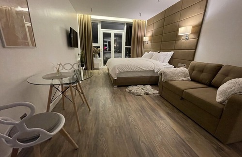 Svyatoshyns'kyi District Apartment | Apartment