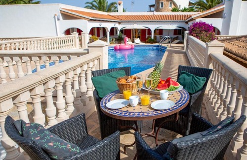 Son Moja Apartment | Apartment Viola