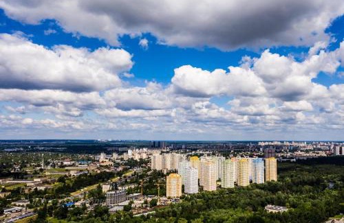 Dniprovs'kyi District Apartment | Apartment Voskresenska 18 , Парковые Озера