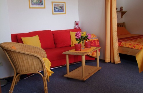 Hoxmark Apartment | Apartment "Whg 1 - Ferien auf einem Resthof" with Shared Garden & Wi-Fi