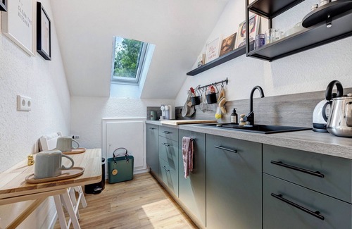 Hacklingen Apartment | Apartment with Balcony and Wi-Fi