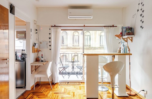 Microcentro Apartment | Apartment with Obelisk View, with Balcony, on Av. Corrientes, Microentro