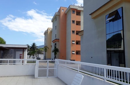 Ipiranguinha Apartment | Apartment with pool Ubatuba