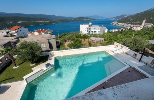 Neum House | Apartment with Pool "Sunset Cove"