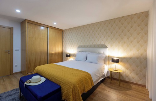 Aveiro Apartment | Apartment with private patio, WI-FI and air conditioning in the center of Aveiro