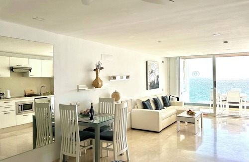 Arguineguin Apartment | Apartment with stunning sea views at the beach