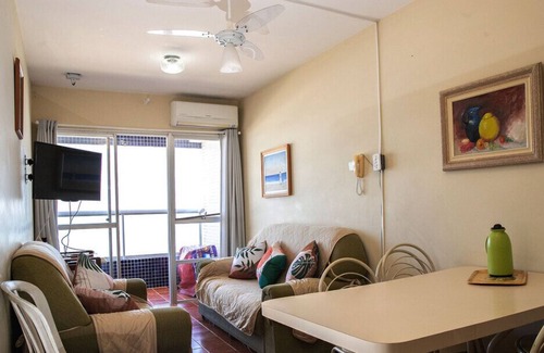 Caioba Apartment | Apartment with Wi-Fi on the seafront Praia Brava, Caiobá/PR