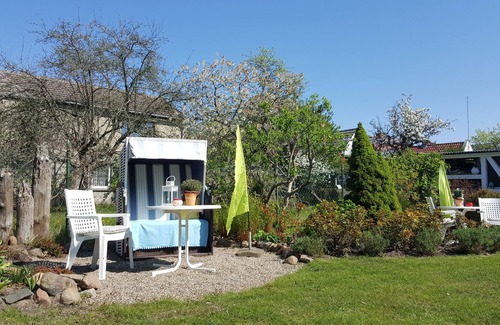 Ostseebad Dierhagen Condo | Apartments for 2-3 pers. Playground, garden, creative courses, child-friendly