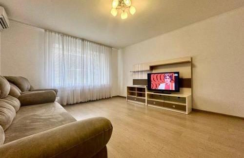 Sukhinovka Apartment | ApartPoltava Стильні білосніжні апартаменти, 2-ОКРЕМІ кімнати , документи для відрядження , банківський чек